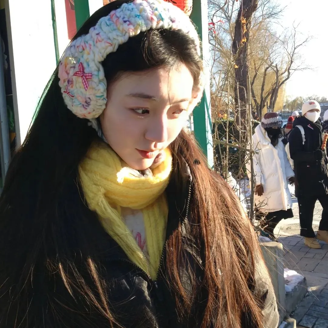 丧尸废土爽片《请叫我英雄》漫改电影高清：窝囊废宅男在丧尸末日里的硬核求生之路
